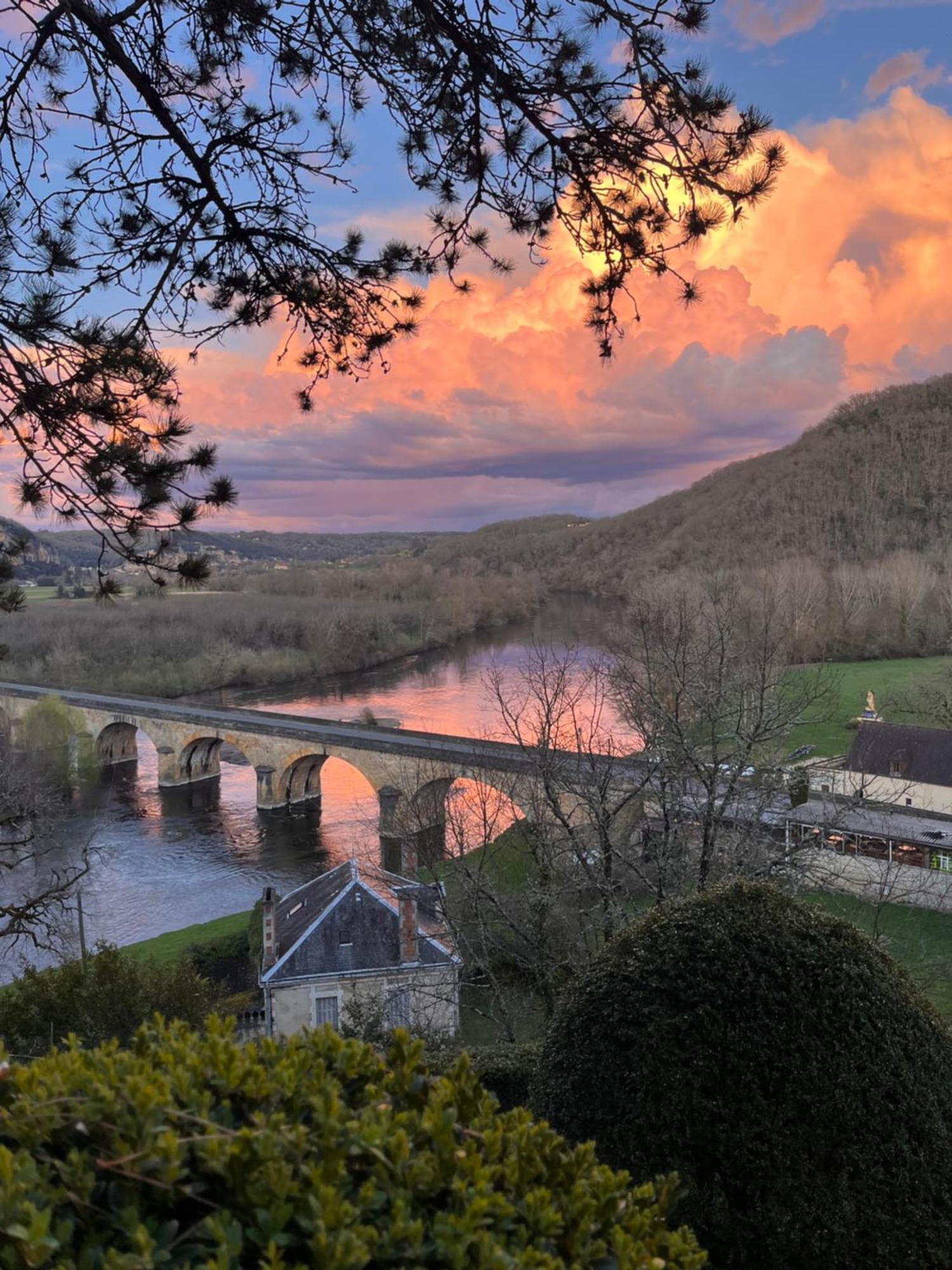 Vue Magique A Castelnaud Castelnaud La Chapelle Exterior foto